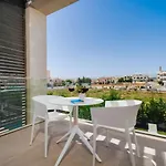 Arya Paralimni